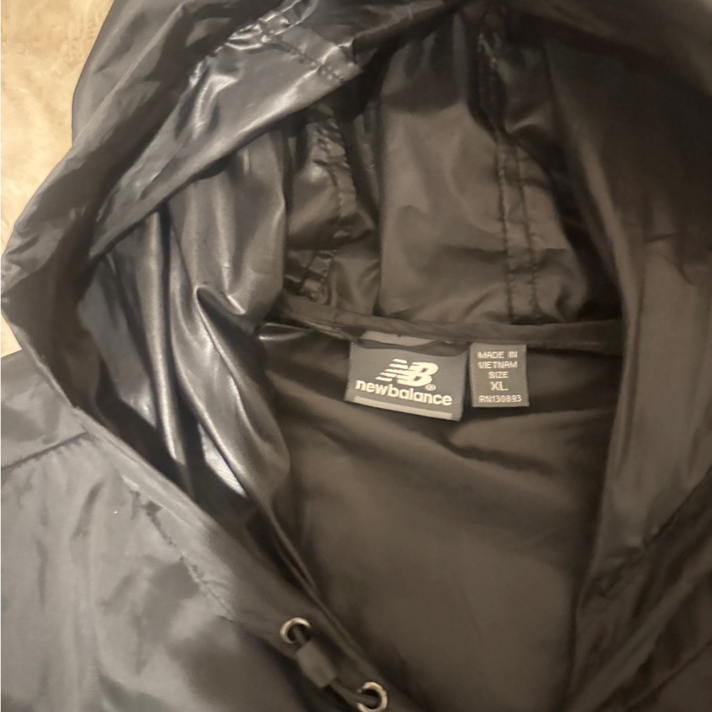 New Balance Black Utility Jacket with Hood and Water-Resistant Fabric - Picture 7 of 14